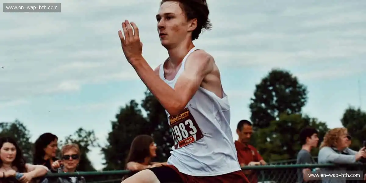 🚴 运动不止，探索无限可能，从一双专业跑鞋开始！👟